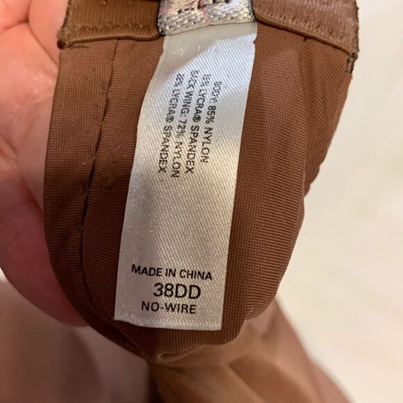 Victoria's Secret Size 38 DD "Body by Victoria Apex brown lightly padded bra - Picture 6 of 8